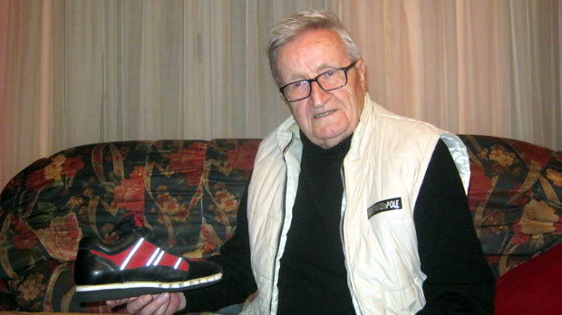 Горе вам ноге? Илија Нинковић има решење: Иноватор из Кљајићева осмислио патике које хладе стопало